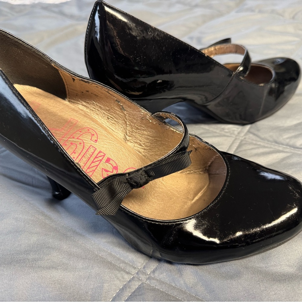 Jellypop Black Patent Leather Women's Pumps